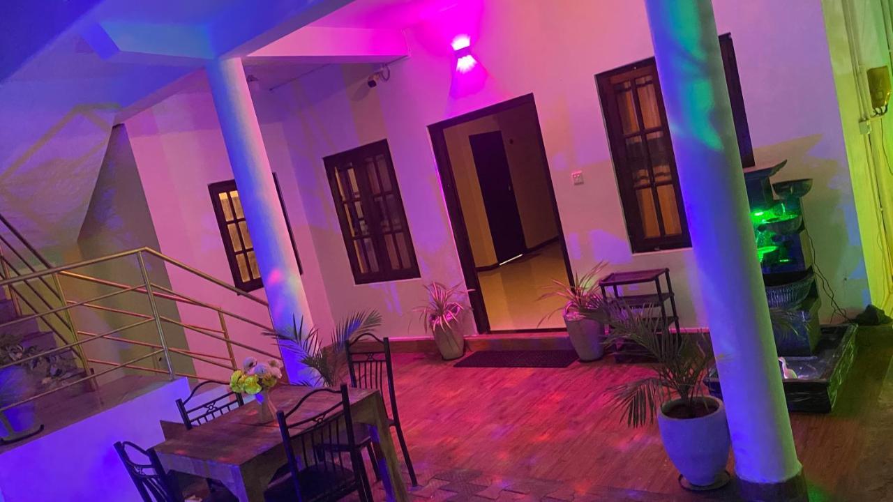 Lali Beach Villa Тринкомали Экстерьер фото