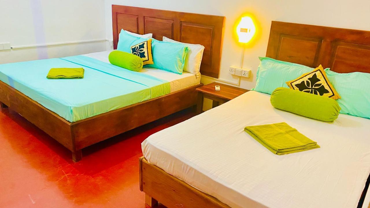 Lali Beach Villa Тринкомали Экстерьер фото
