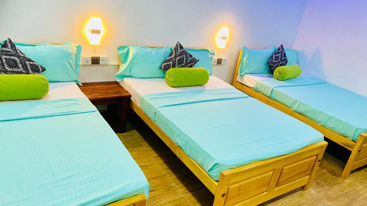 Lali Beach Villa Тринкомали Экстерьер фото
